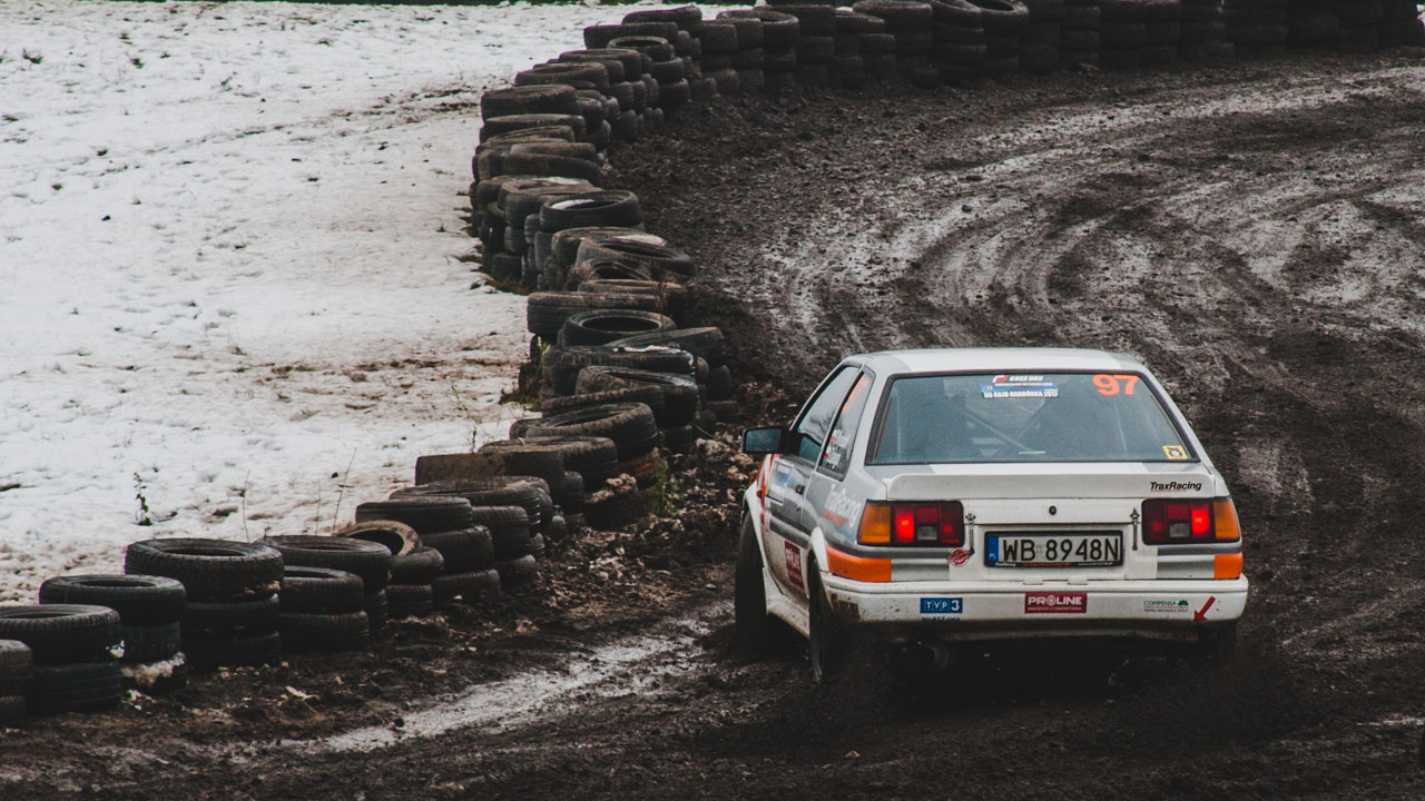 Rajd Barbórka 2017 - Toyota Corolla AE86 Pawła Wysockiego