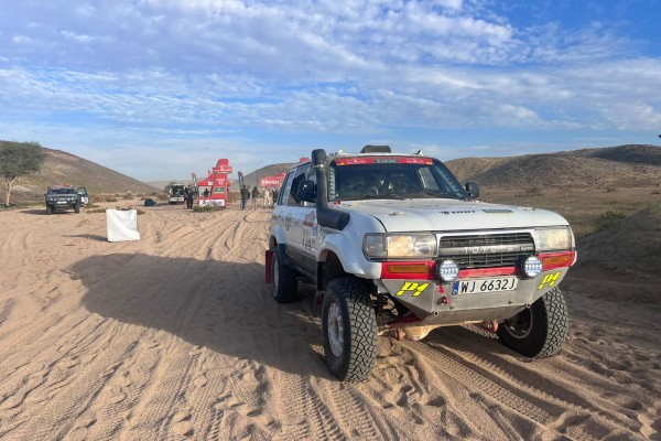 TOYOTA TEAM CLASSIC Michał Horodeński Arkadiusz Sałaciński Toyota Land Cruiser HDJ80 meta i podium Rajd Dakar Classic 2024